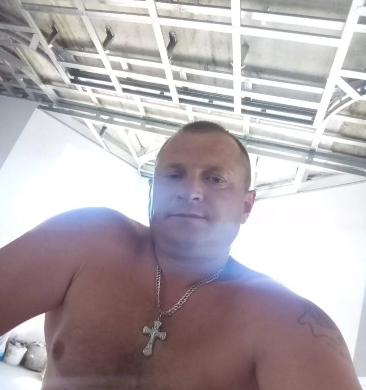  49844114  Denis, 43 ,    