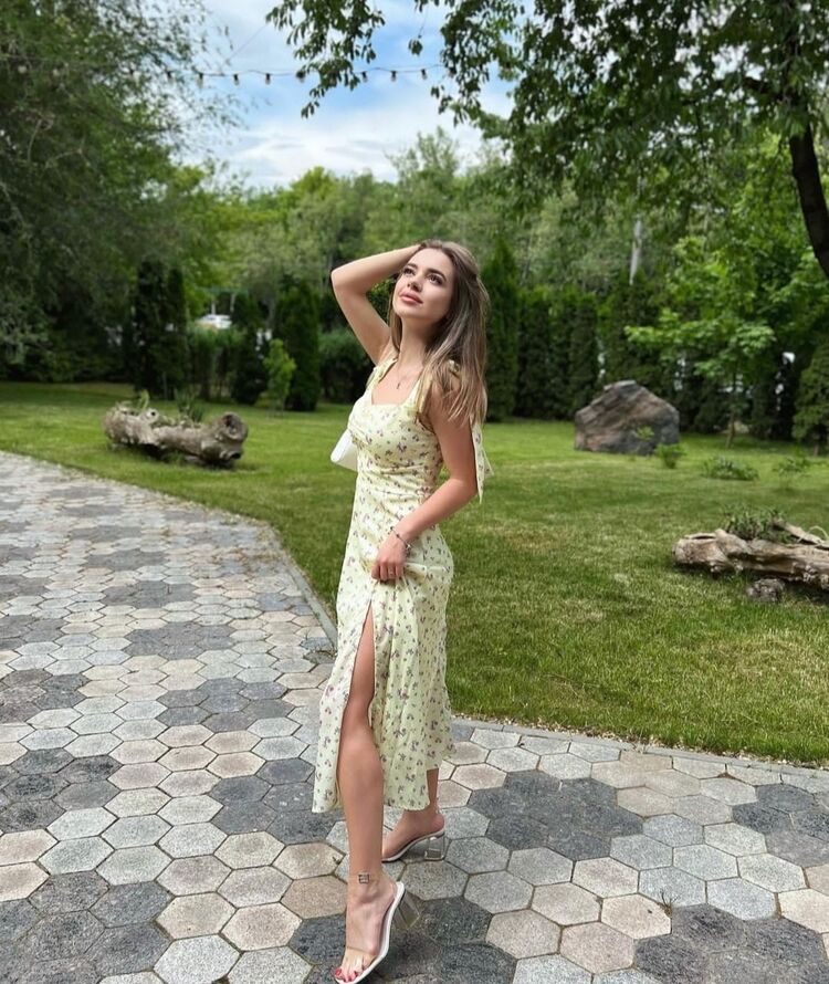 28173294  Karina, 23 ,    