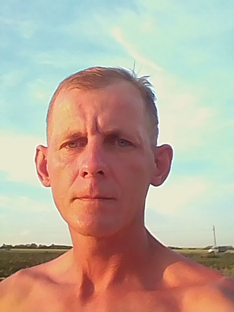  12325604  Sergej, 44 ,    