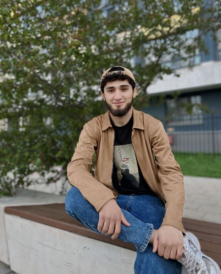  52292224  Muslim, 21 ,    