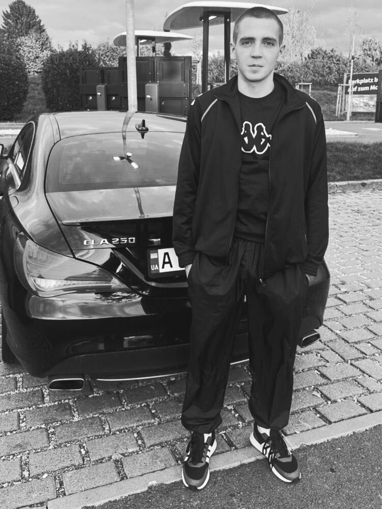  54095284  Ivan, 23 ,    Esslingen