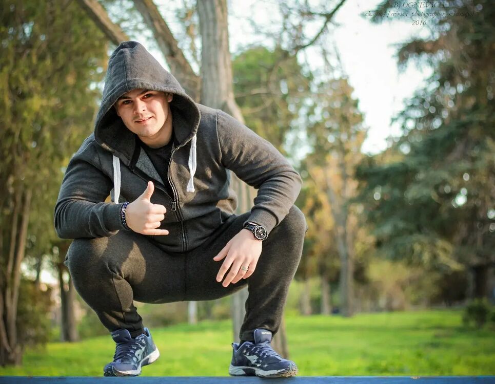  32510414  Aleksandr, 35 ,    