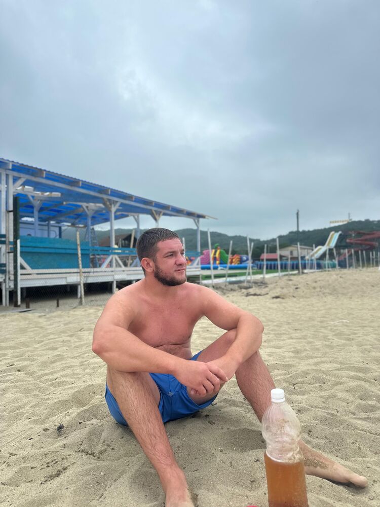  53552554  Konstantin, 30 ,    