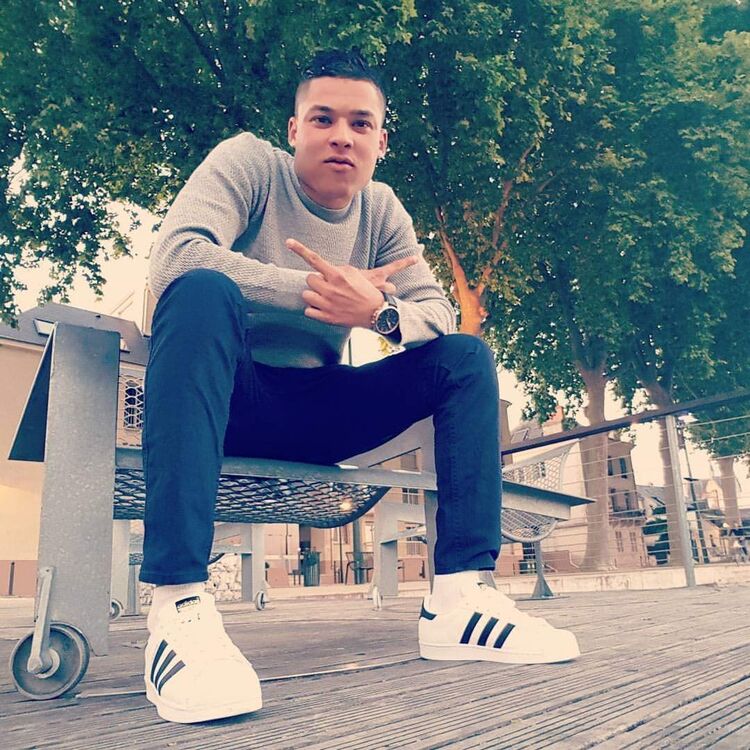  ,   Linko, 34 ,   