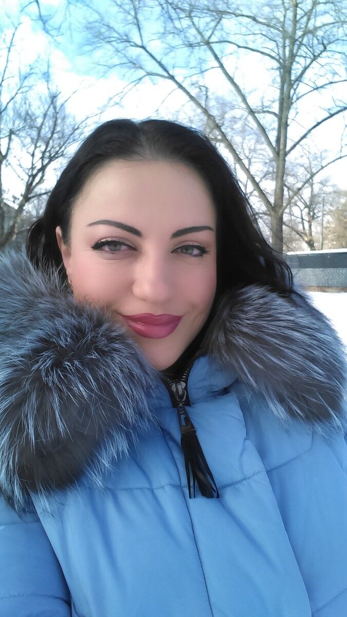  9025864  Veronika, 46 ,    
