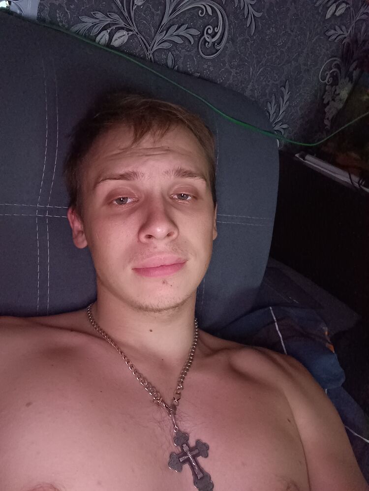  30167504  Maxim, 25 ,     