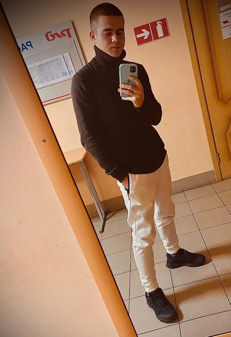  39485644  Nikita, 21 ,    