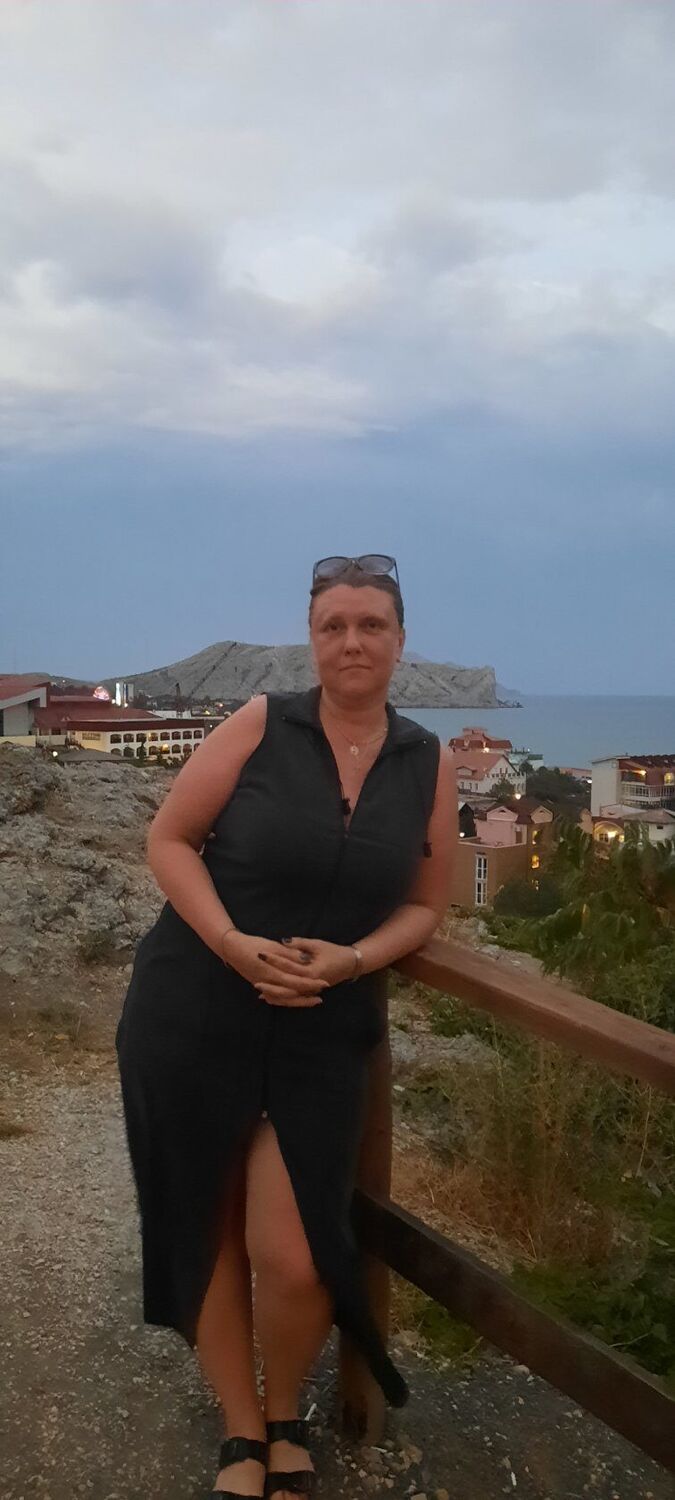  48364464  Elena, 50 ,    