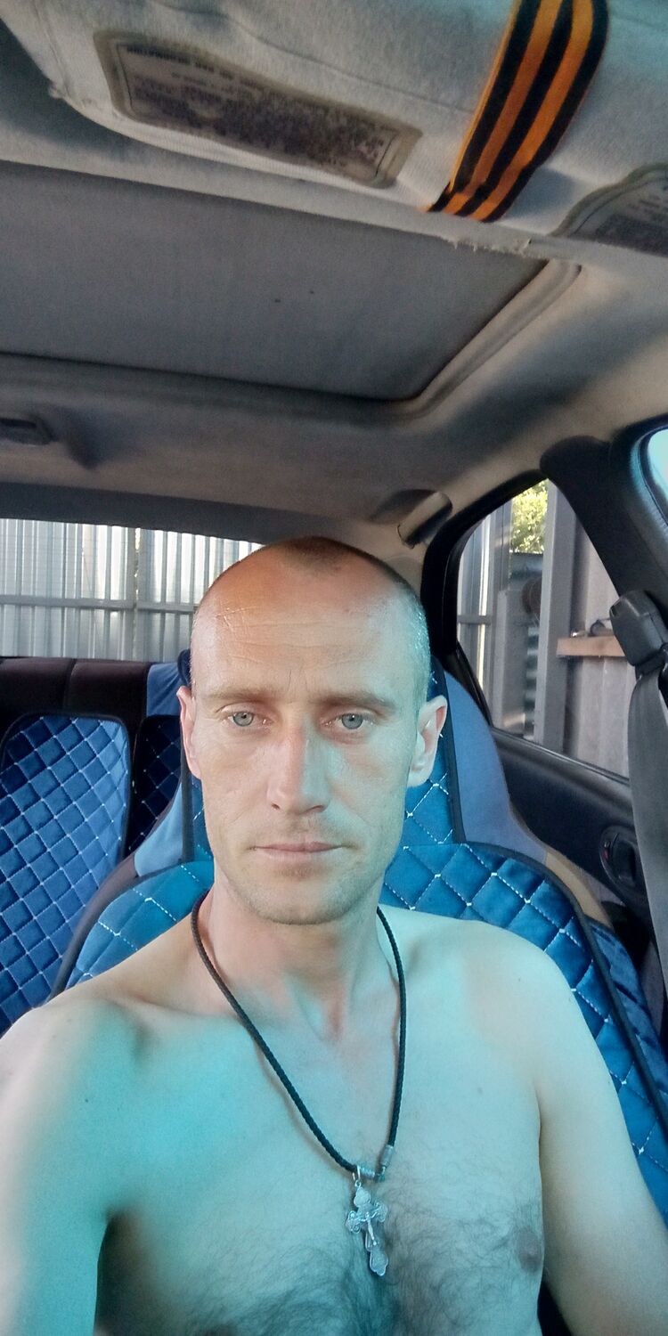  ,   Vik, 39 ,   ,   