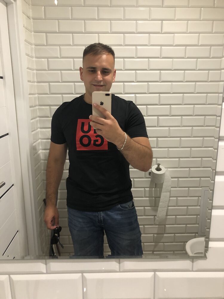  44031924  , 25 ,    