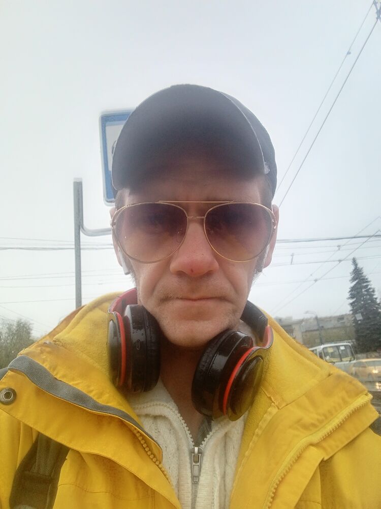  42723864  , 37 ,    
