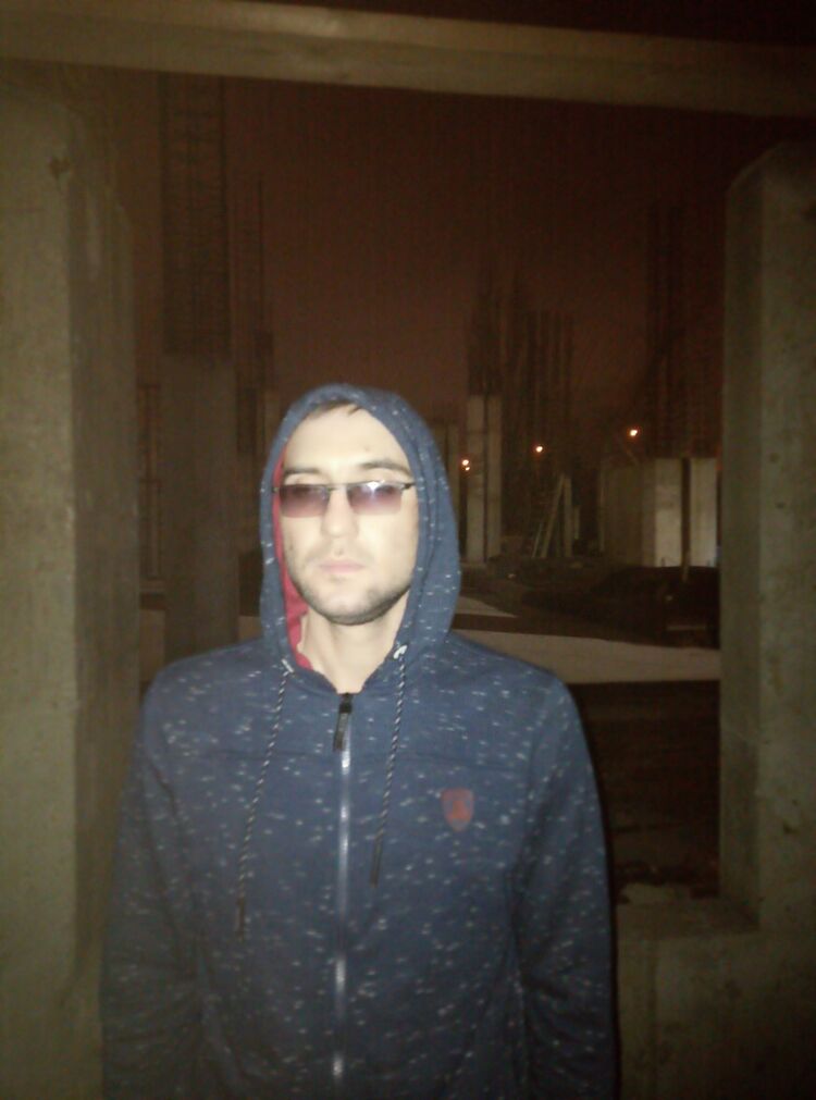  18174084  Alex, 40 ,    