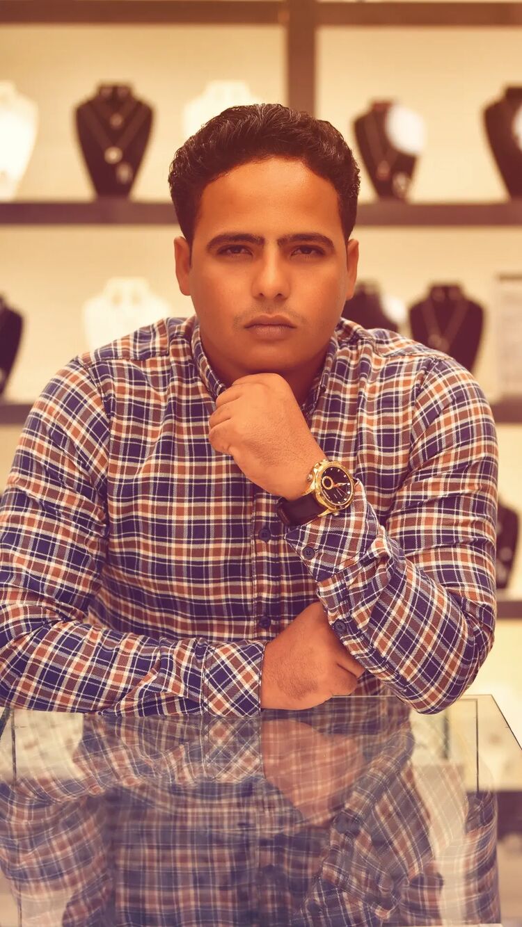  ,   Mostafa, 28 ,   ,   