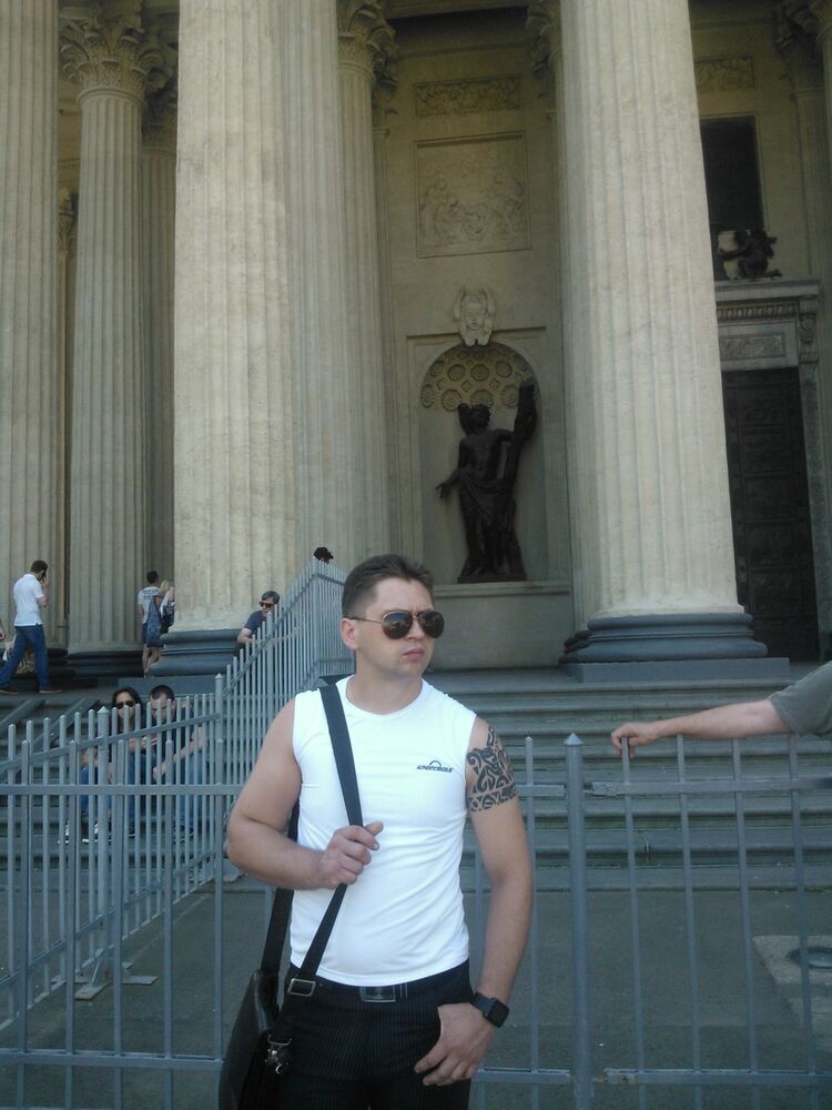  8992584  Denis, 36 ,    