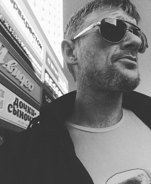  27666384  Ronan, 45 ,    