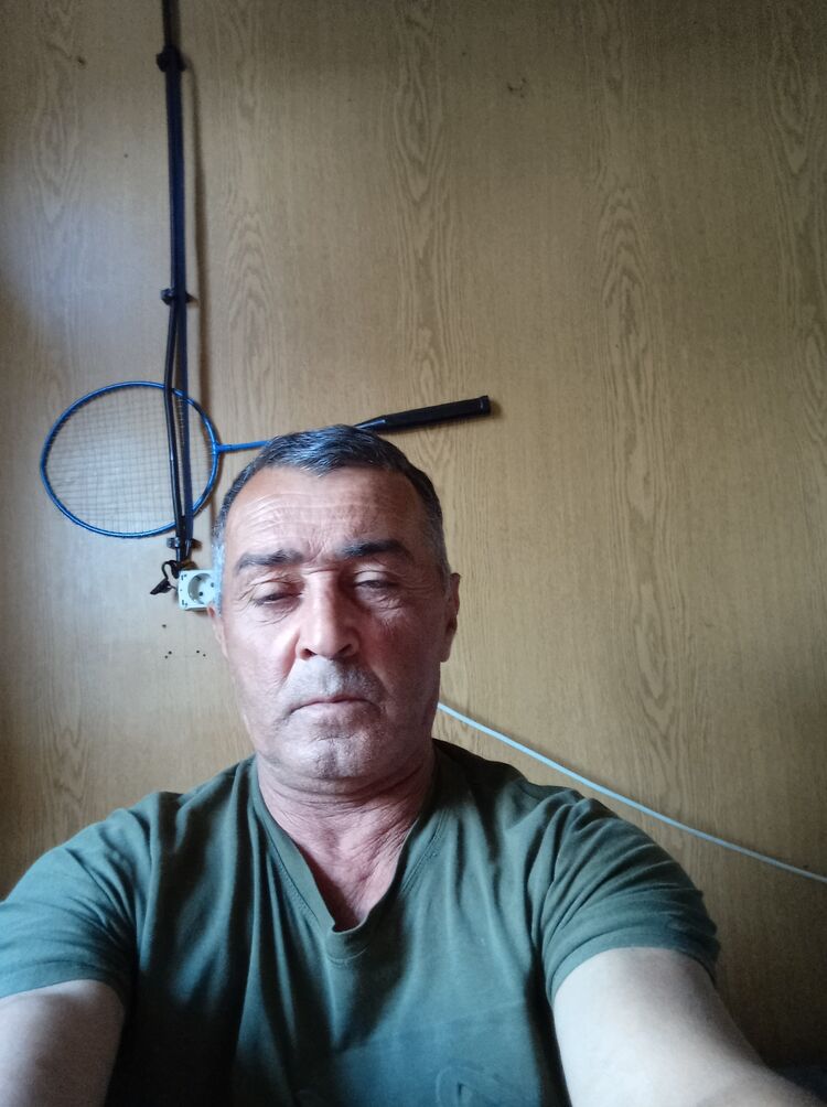  27707104  Kamran, 59 ,    