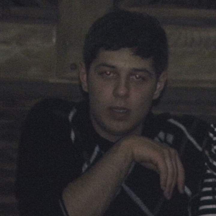  24048204  Luka, 33 ,    