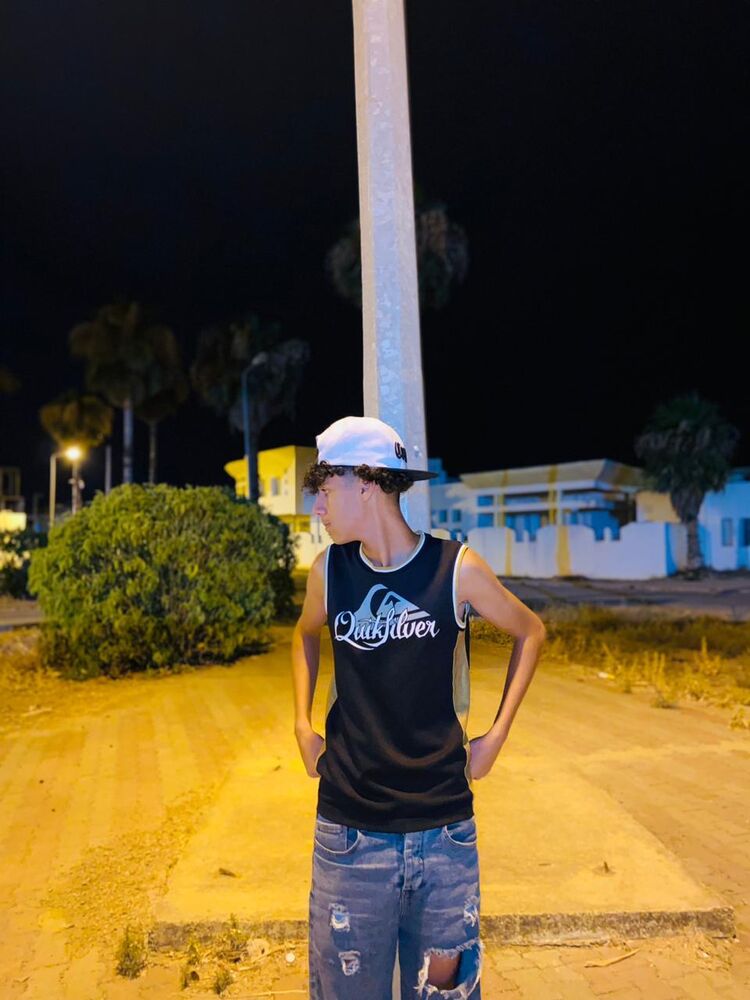  ,   Moemen, 20 ,   ,   