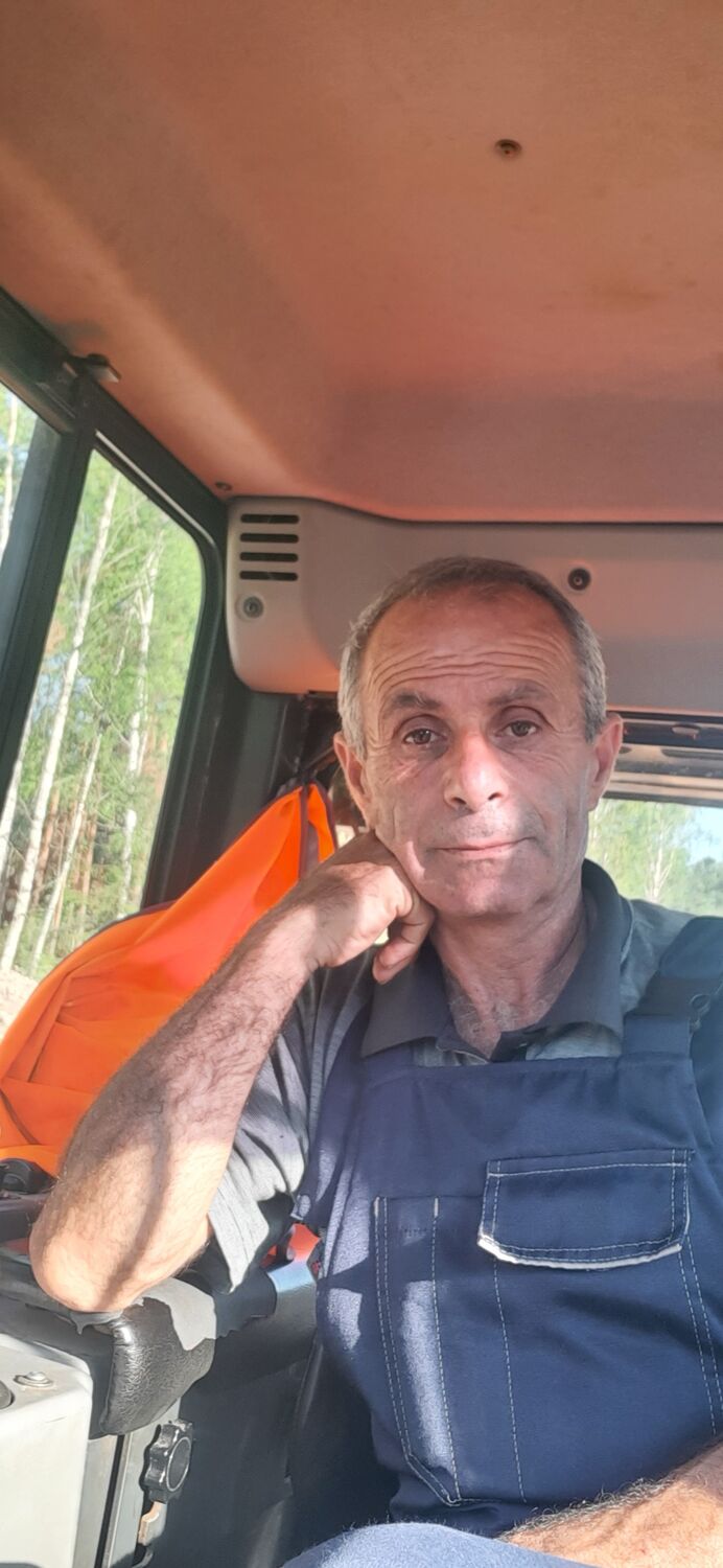  ,   Tigran, 58 ,   ,   