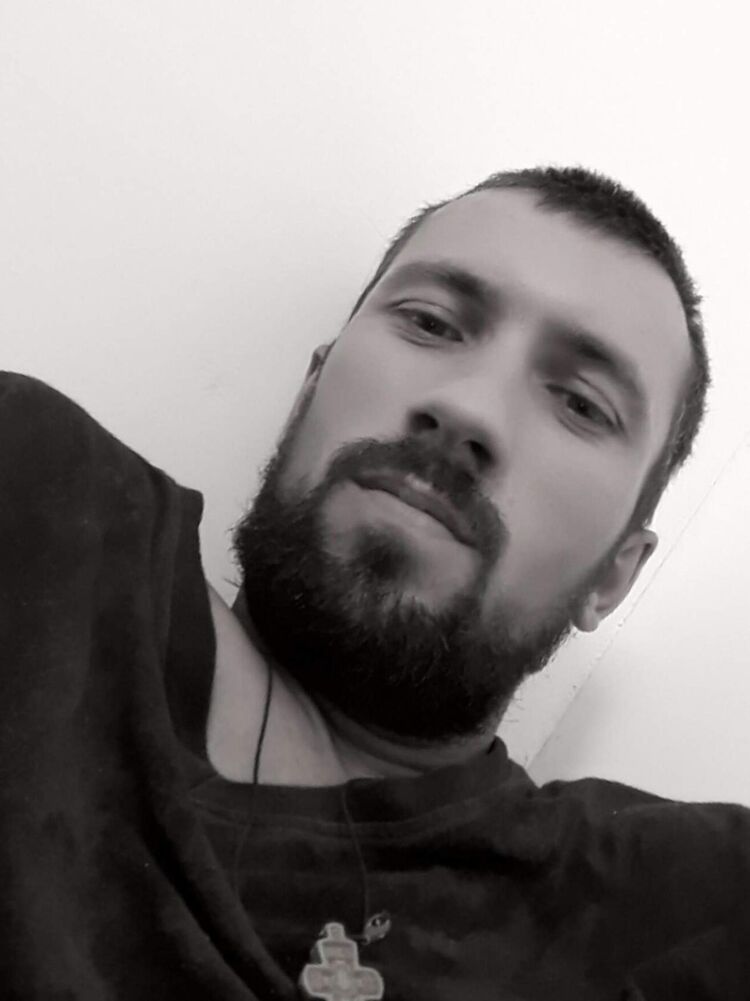  10589624  , 34 ,    Azor