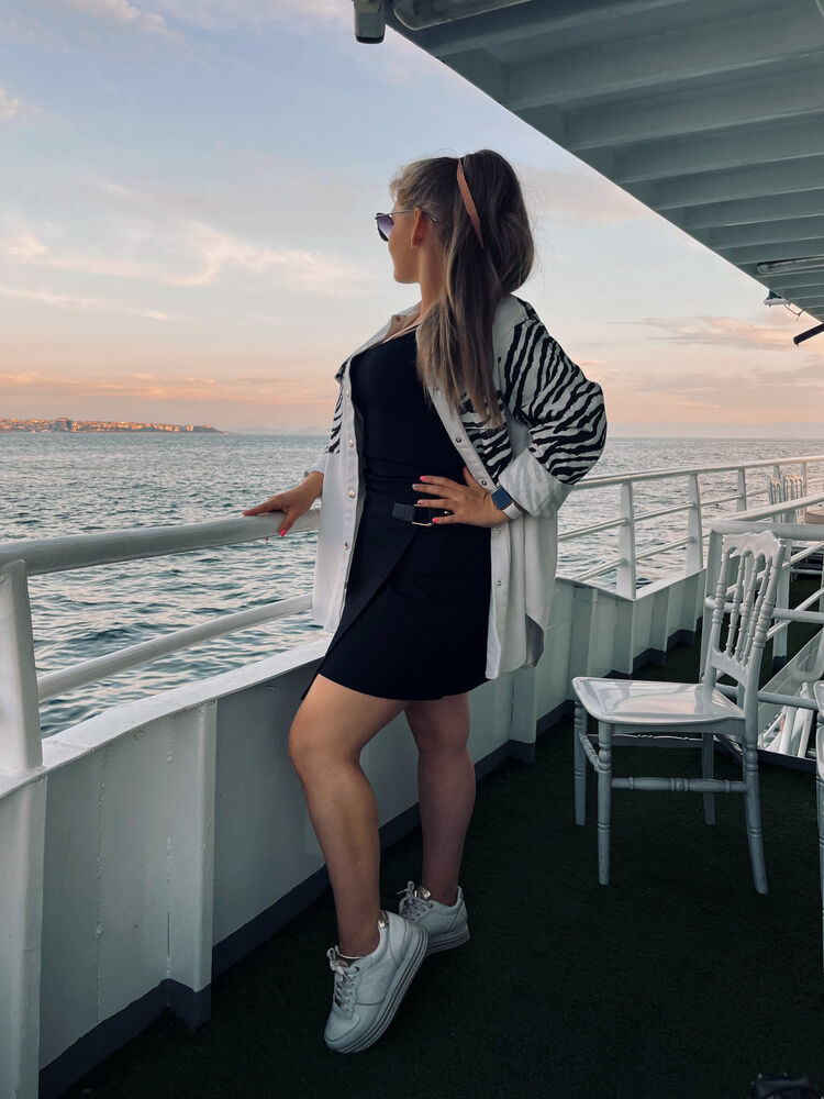  33289674  Ekaterina, 26 ,    