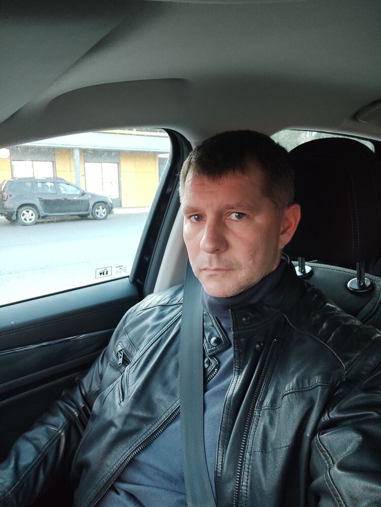  45404284  Rus, 39 ,    