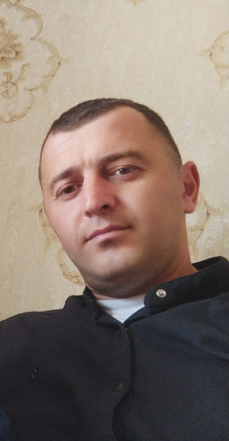  28326704  Giorgi, 37 ,    