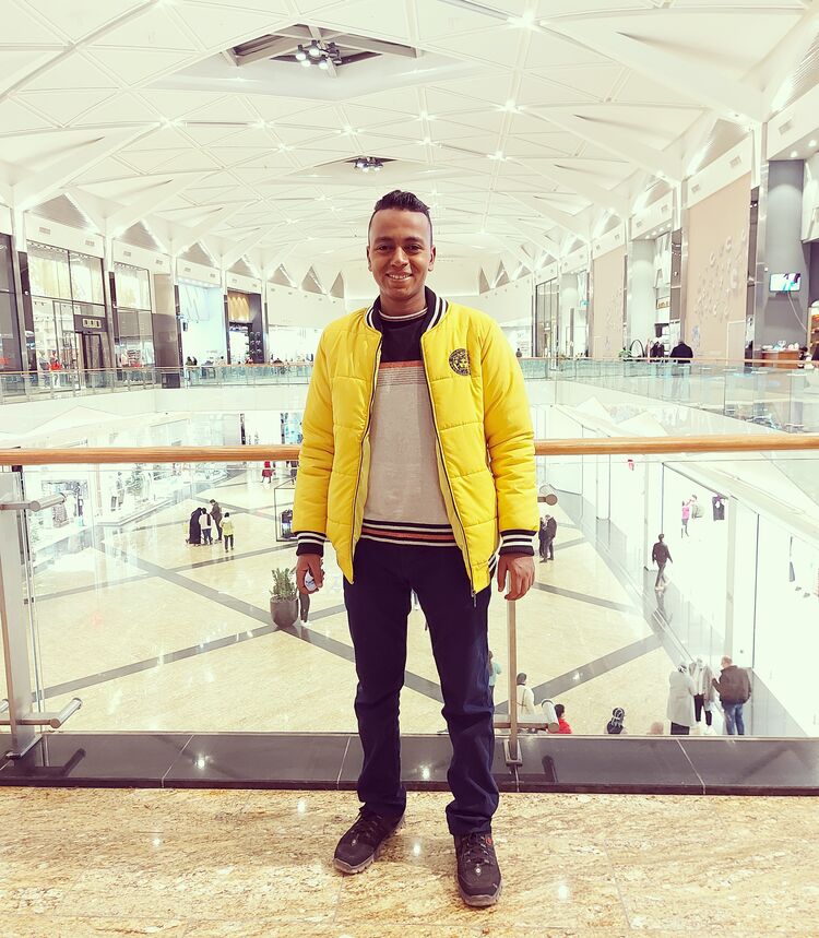  24149544  Zeyad, 29 ,    