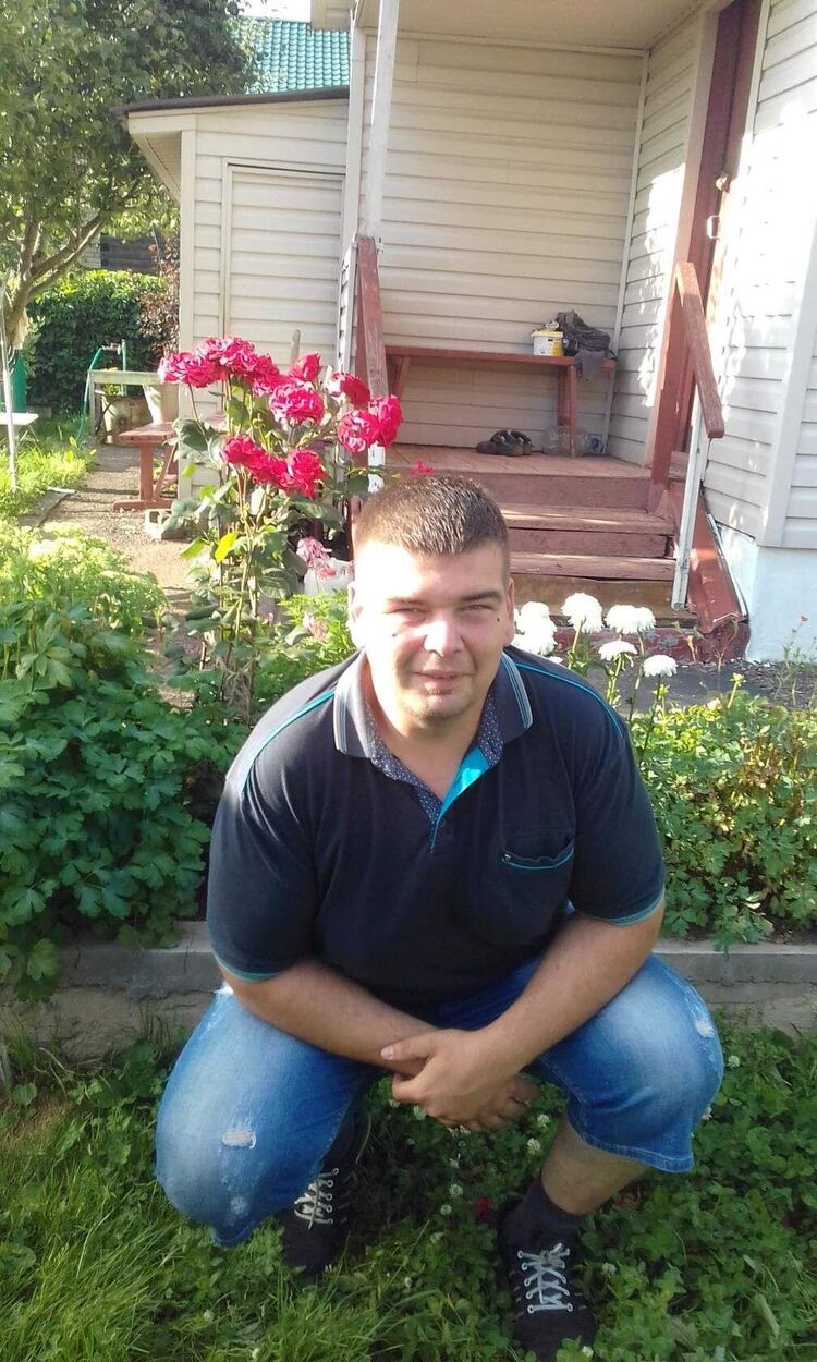  52560594  Alexander, 39 ,    