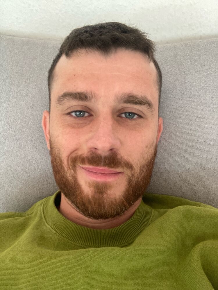  ,   Stefan, 32 ,   ,   