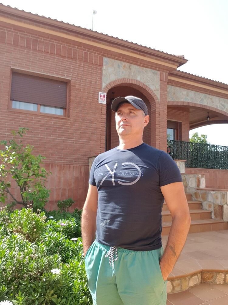   ,   Vasile, 52 ,     , c 