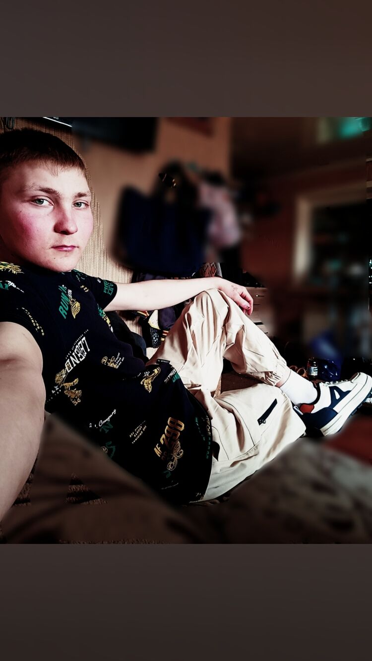  ,   Sasha, 21 ,   c 