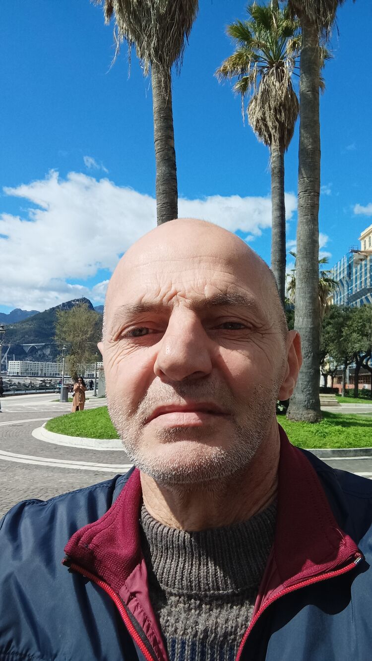  41965704  Kamil, 57 ,    