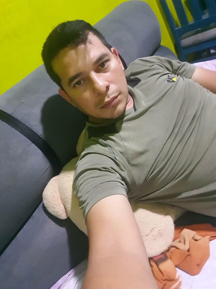  54450604  David, 33 ,    -