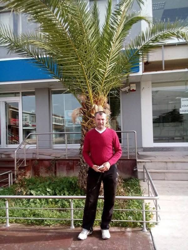  48152414  Pavel, 51 ,    -