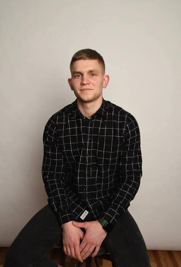  38889404  Vladislav, 28 ,    