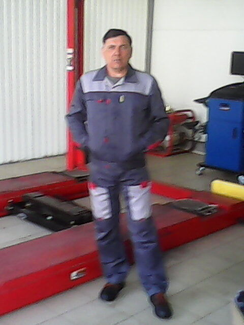  11093414  Vadim, 55 ,    