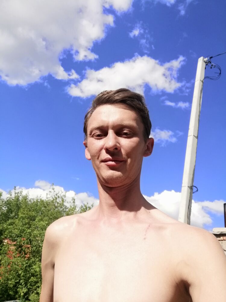  27960334  Eduard, 36 ,    