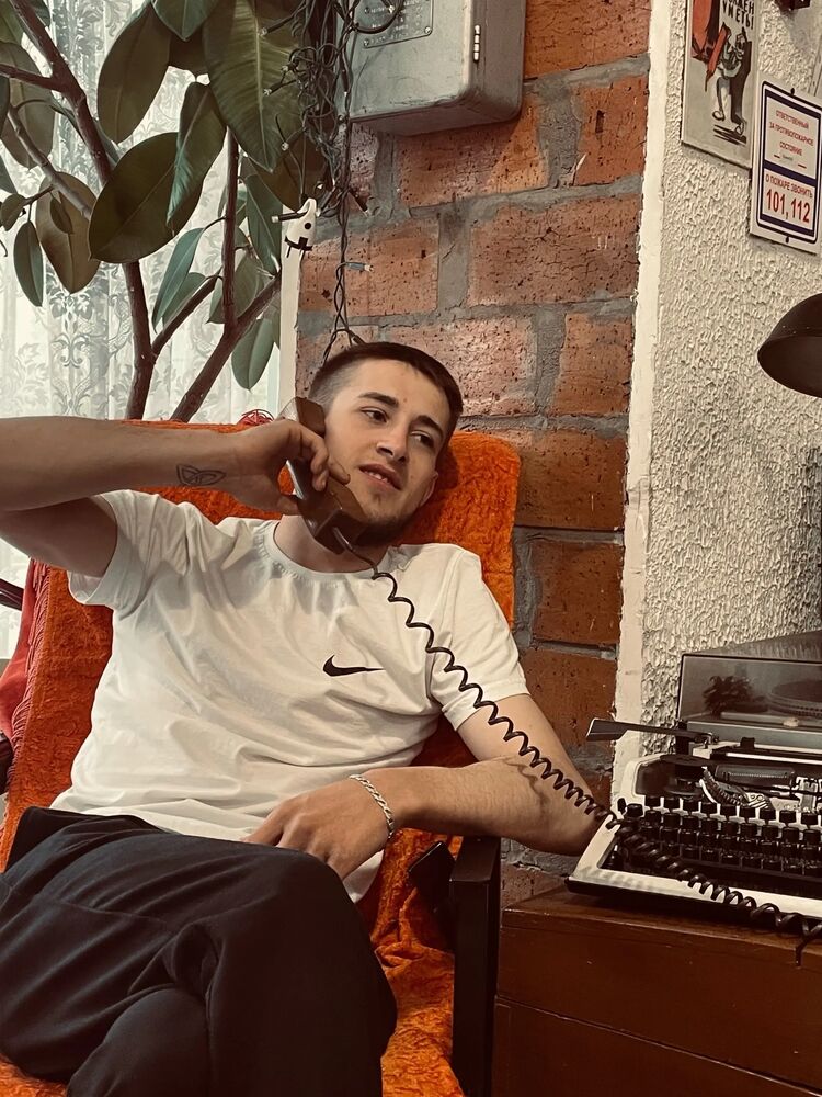  51272734  , 24 ,    