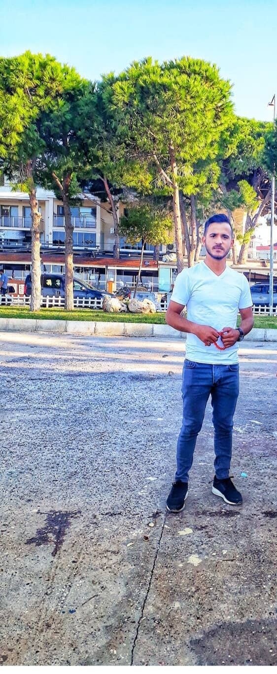  45893224  Emre, 28 ,    