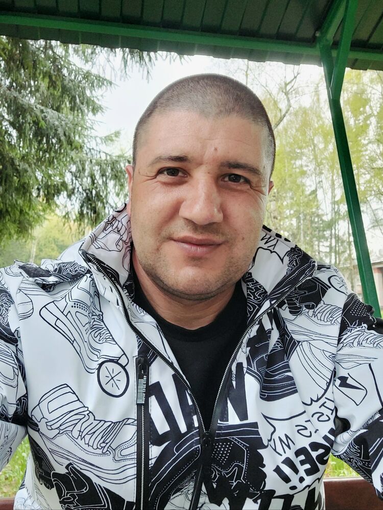 ,   Leonid, 40 ,   ,   