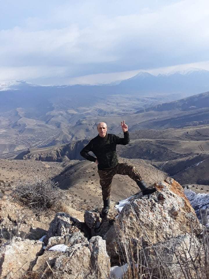  27030754  Aram, 53 ,    