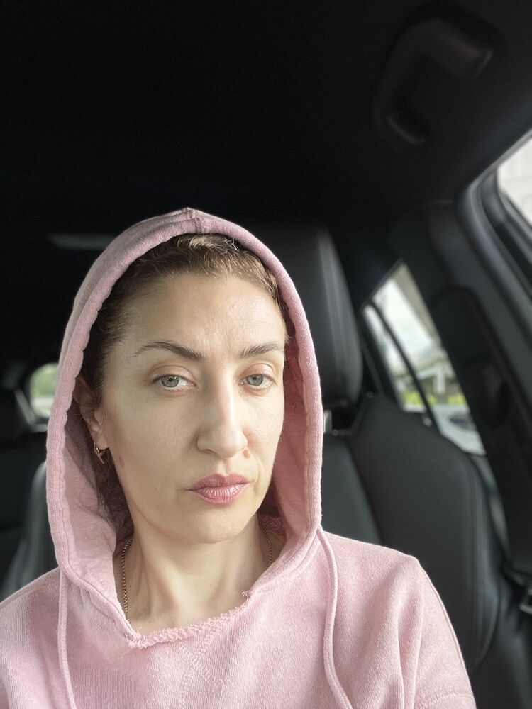  ,   Crisy, 42 ,   