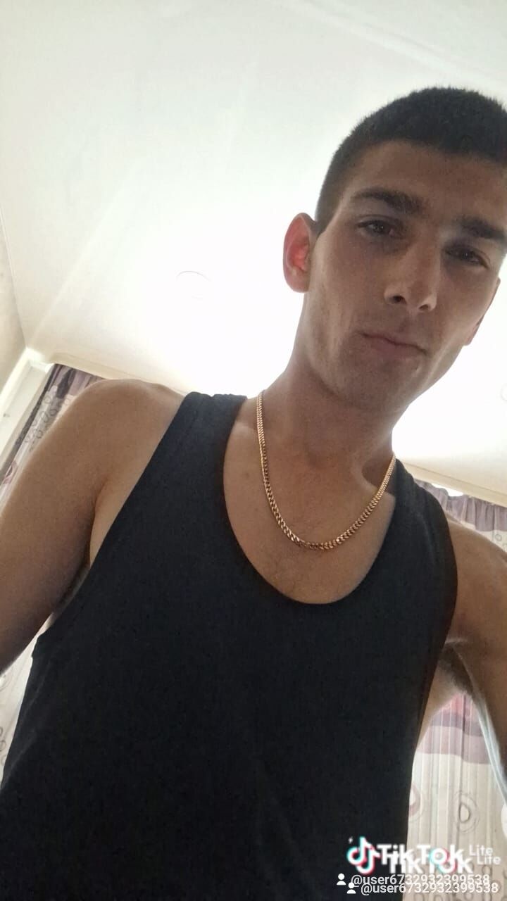  49658254  Artem, 24 ,    