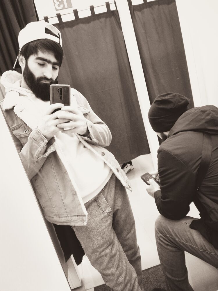  24477694  Rasul, 33 ,    