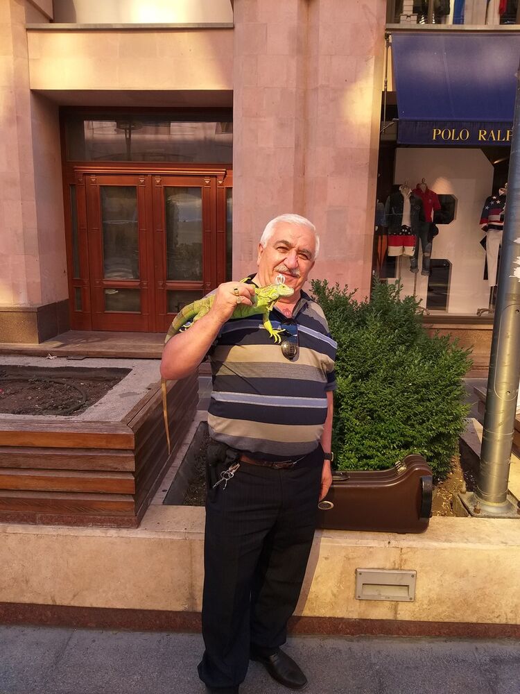  17233254  Georgi, 73 ,    