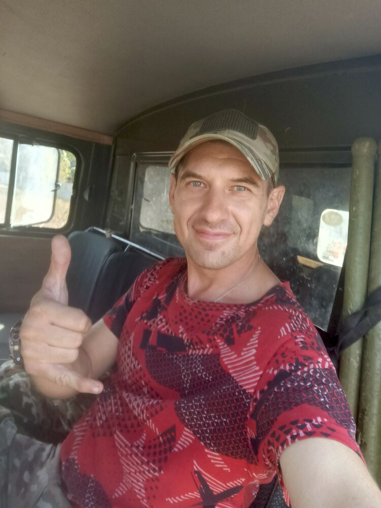  46608844  Andrew, 47 ,    