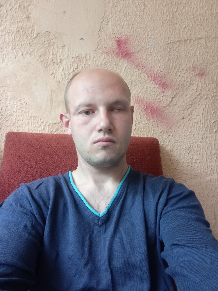  43699604  , 27 ,    