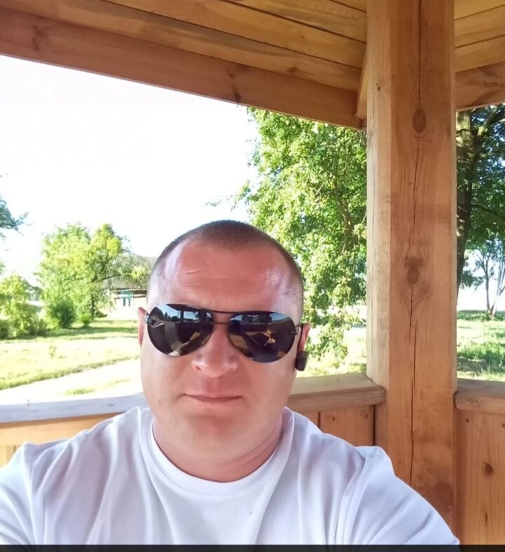  49844134  Denis, 43 ,    