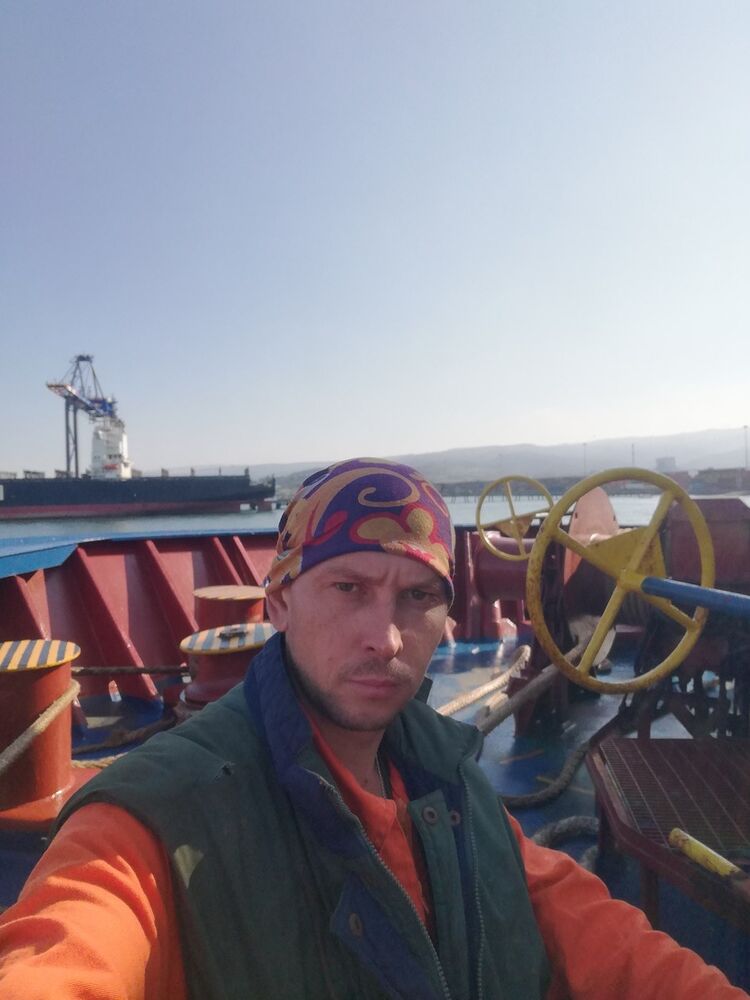  19050234  , 42 ,    